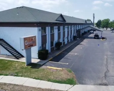 Grand Inn Fargo
